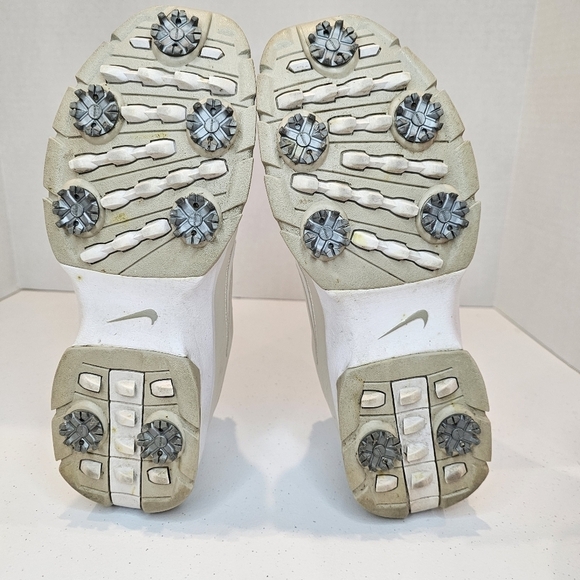 Nike Golf Shoe Women's Size 9 Tan White Sporty Lace Up Athletic Leather - Picture 3 of 6